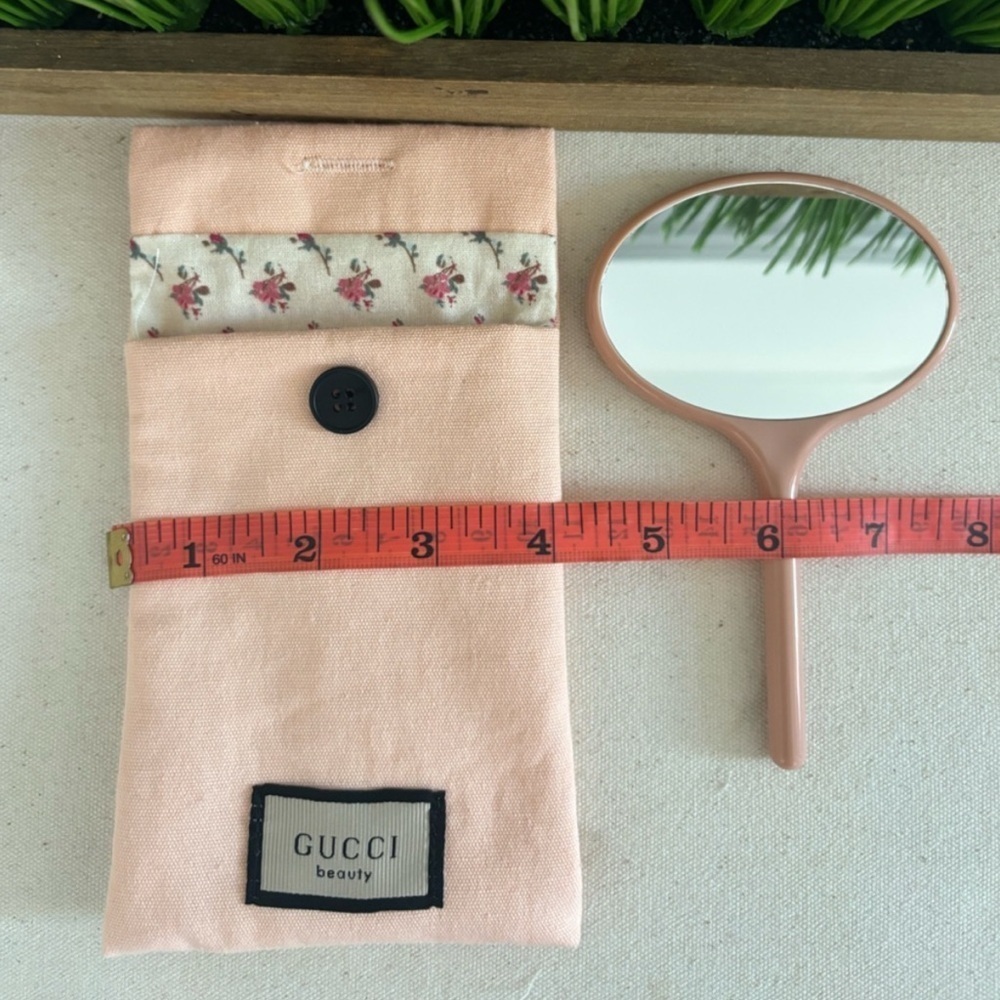 Gucci Beauty Small Pink Mirror With Floral Pink Pouch NWOT - Picture 7 of 9